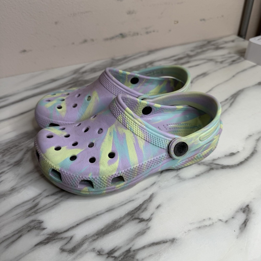 CROCS KIDS CLASSIC MARBLED TYE DYE CLOGS Big Girl Size J 2 Slip On Shoes